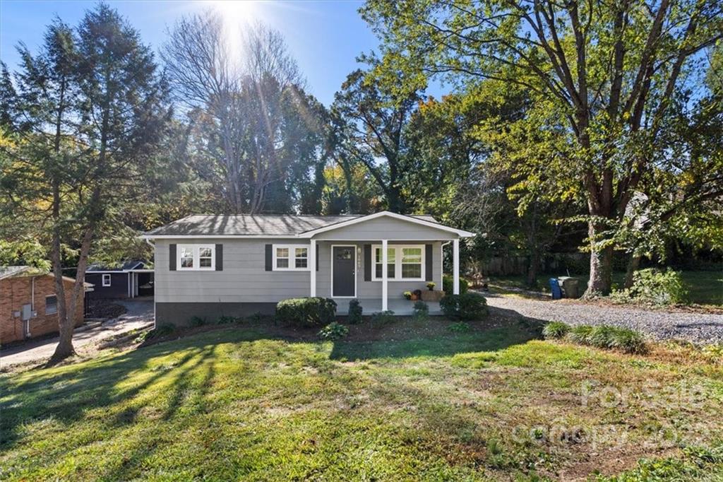 Property image 1 at 1065 Nw 14th Avenue, Hickory, NC 28601