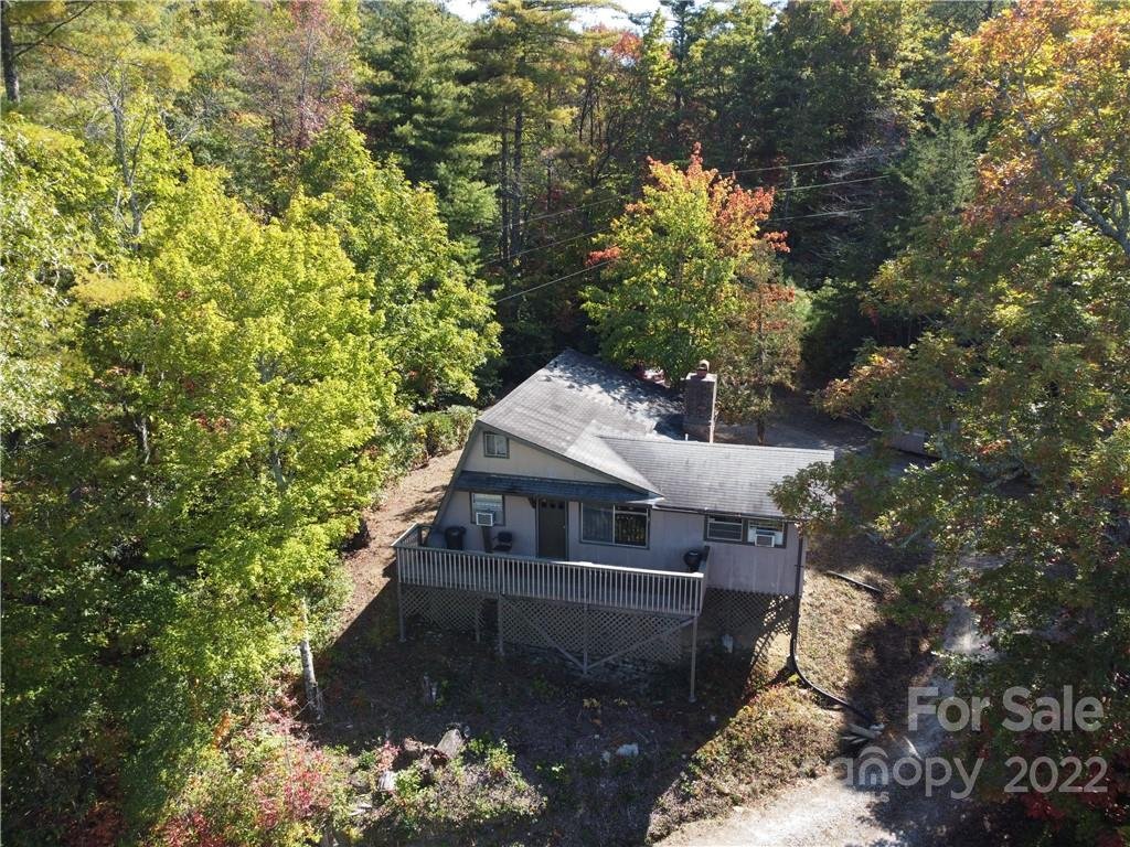 910 Round Mountain Road