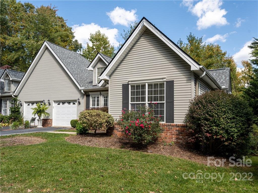 Property image 1 at 112 Petunia Lane, Asheville, NC 28803