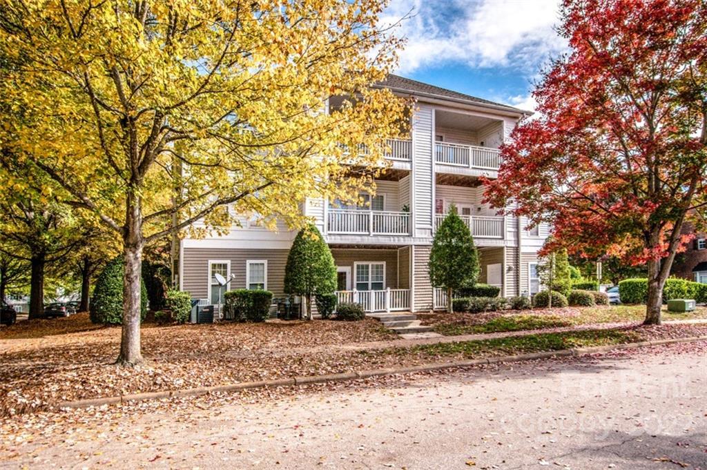 Property image 1 at 18710 Oakhurst Boulevard, Cornelius, NC 28031