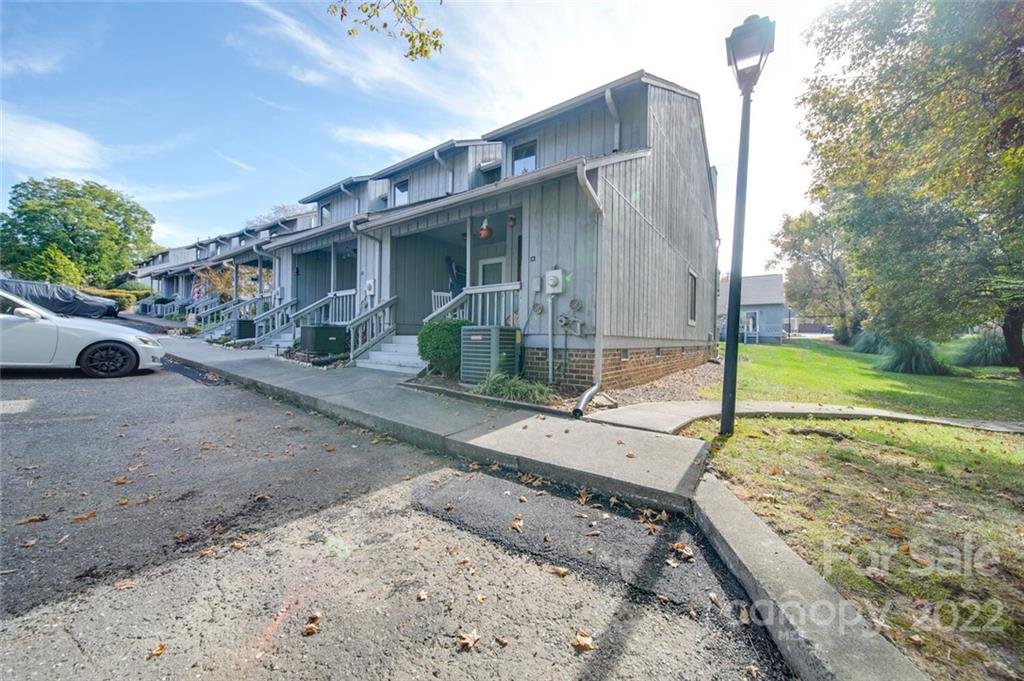 Property image 1 at 100 Willow Run, Gastonia, NC 28056