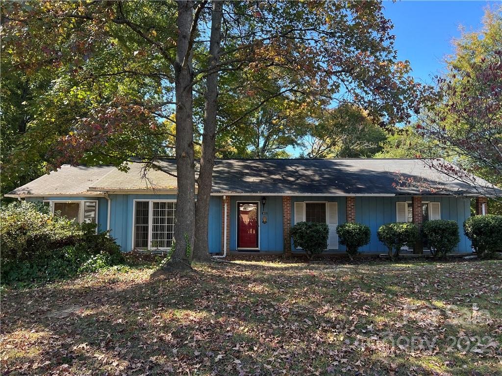 Property image 1 at 5808 Cabotwood Lane, Charlotte, NC 28212