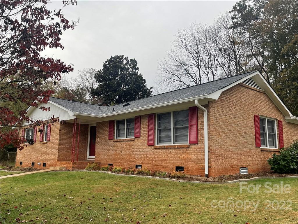 Property image 1 at 1311 8th Avenue, Conover, NC 28613