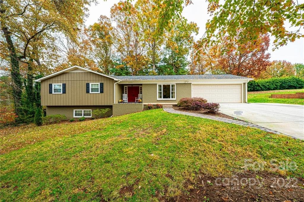 Property image 1 at 2020 12th Street, Hickory, NC 28601