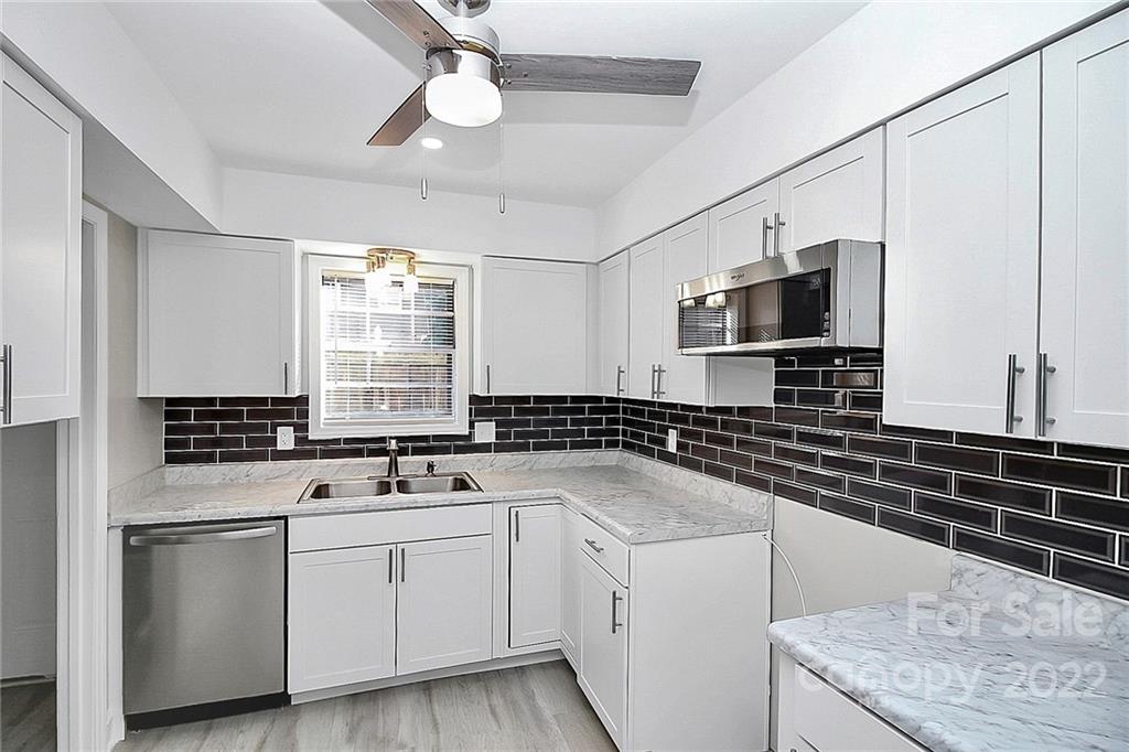 5812 Hunting Ridge Lane