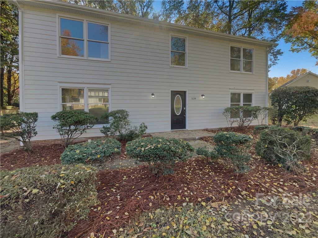 Property image 1 at 5139 Prestwick Lane, Charlotte, NC 28212