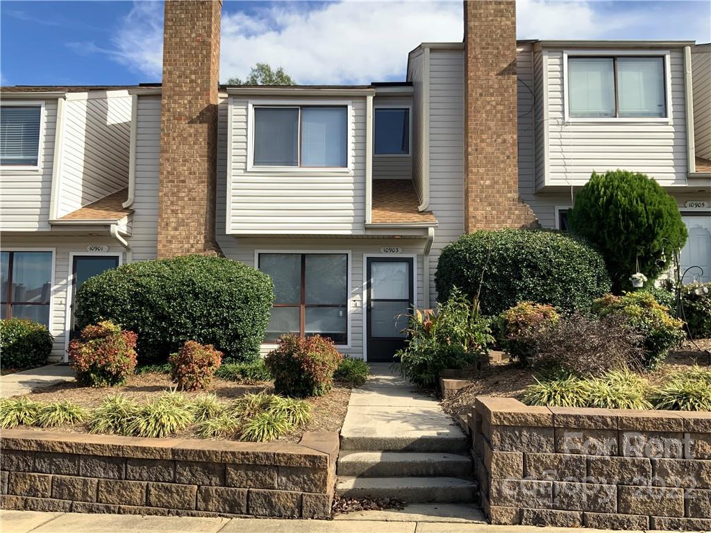 Property image 1 at 10903 Carmel Crossing Road, Charlotte, NC 28226