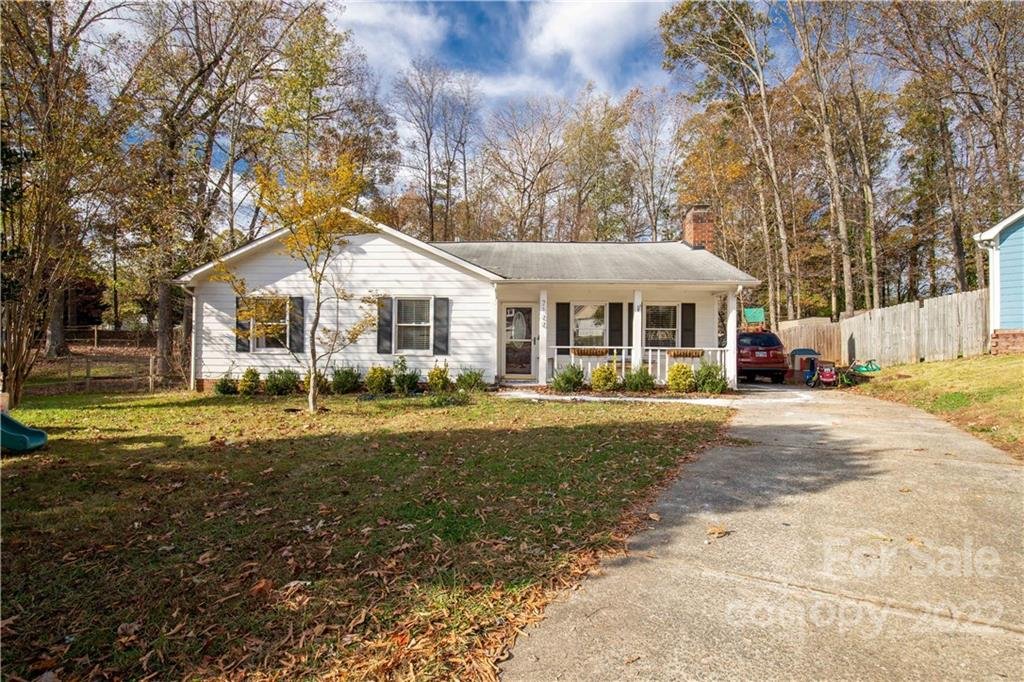 Property image 1 at 7100 Rockwood Forest Lane, Charlotte, NC 28212