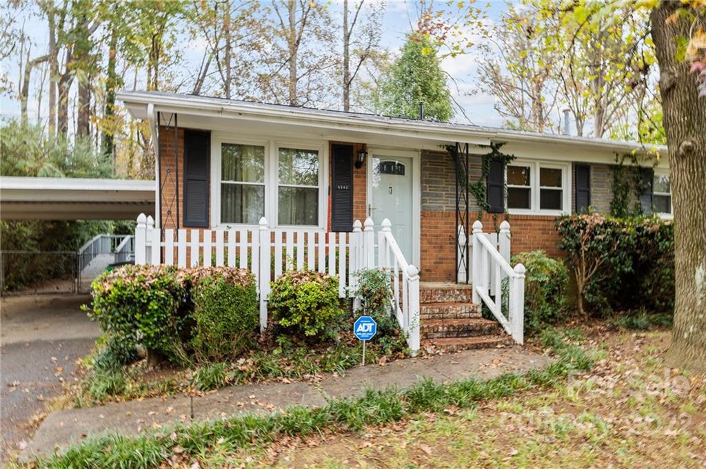 Property image 1 at 9642 Feldbank Drive, Charlotte, NC 28216