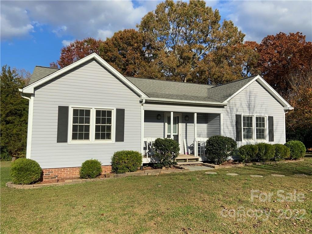 Property image 1 at 3205 44th Avenue Drive, Hickory, NC 28601
