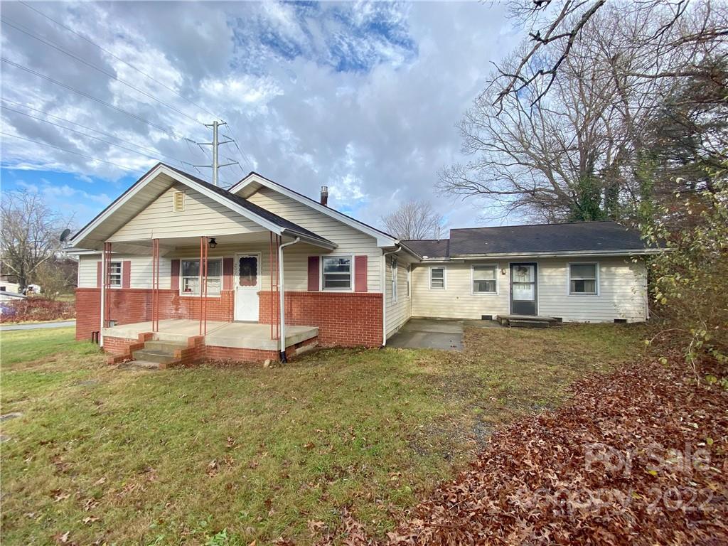 Property image 1 at 202 E Walker Street, East Flat Rock, NC 28726
