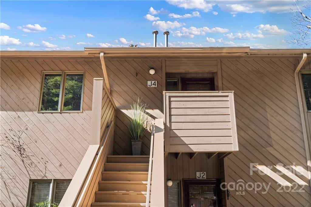 Property image 1 at 305 Piney Mountain Drive, Asheville, NC 28803