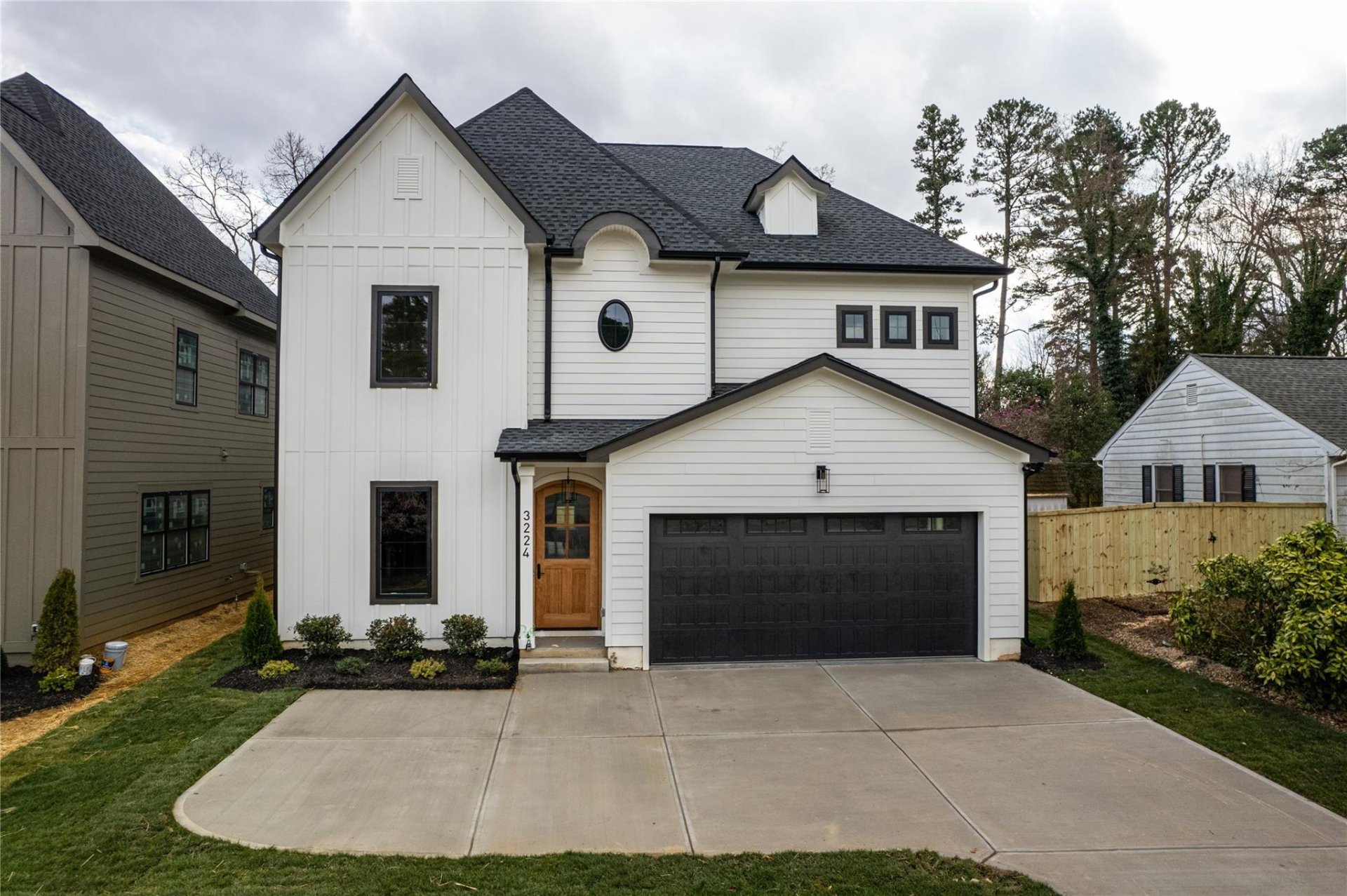 Property image 1 at 3224 E Ford Road, Charlotte, NC 28205