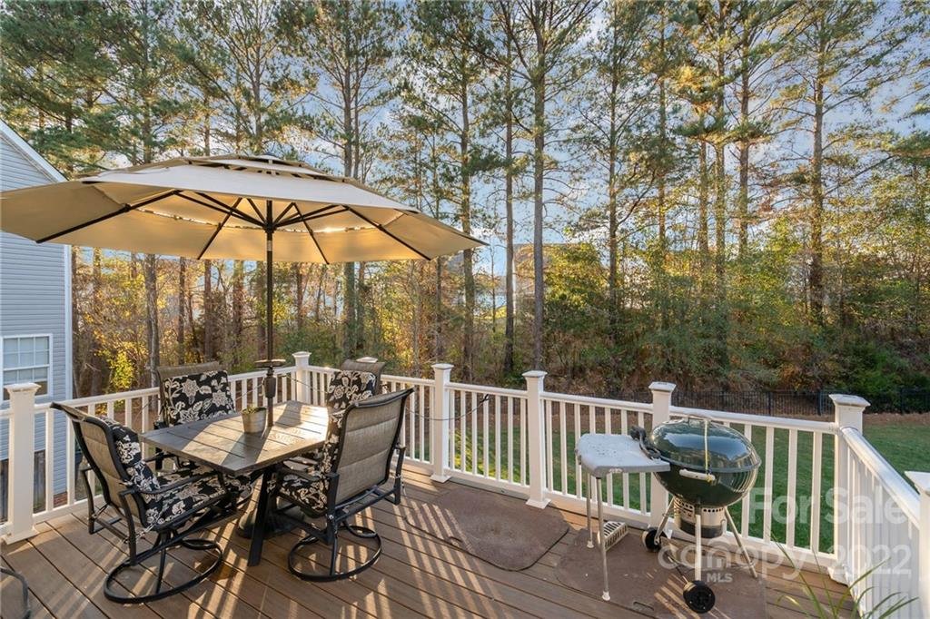 112 Carolinian Drive