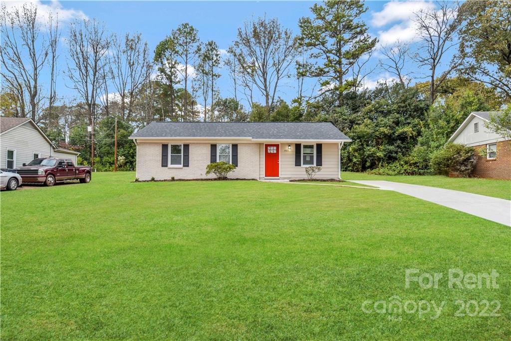 Property image 1 at 822 Dedmon Drive, Charlotte, NC 28216