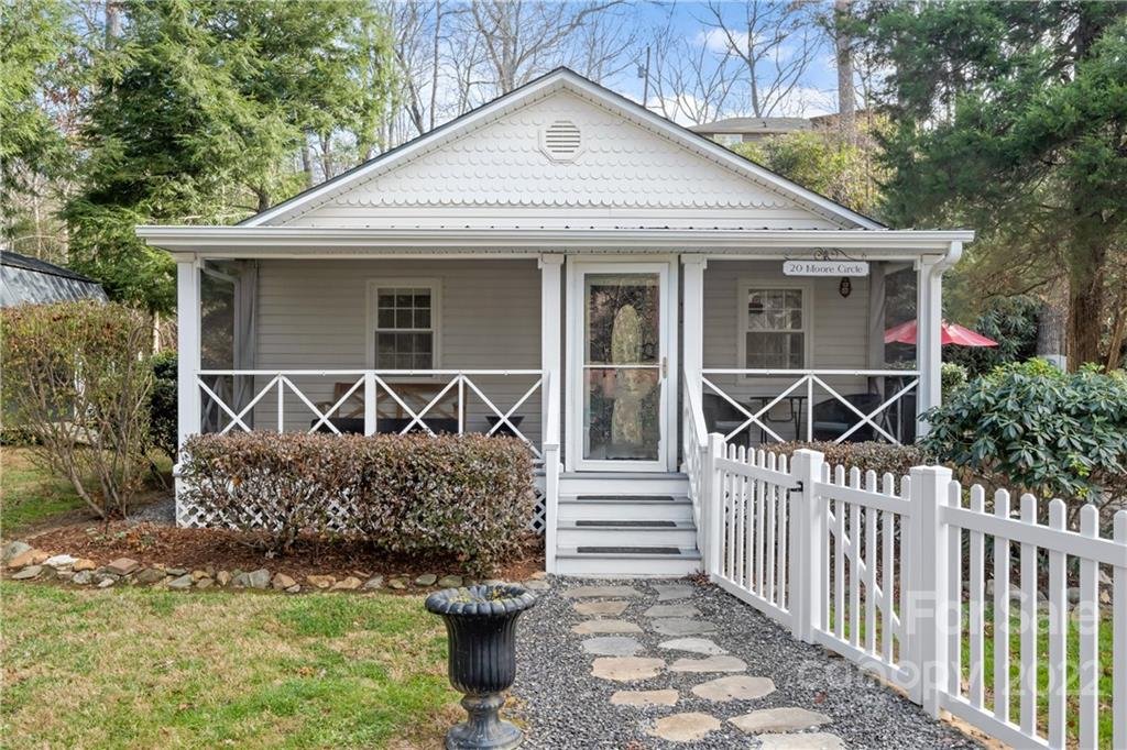 Property image 1 at 20 Moore Circle, Black Mountain, NC 28711