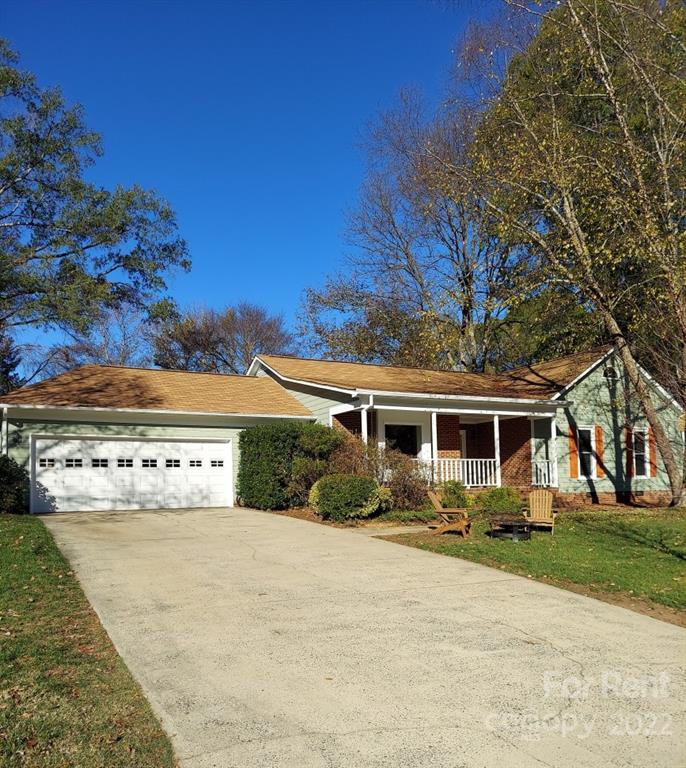 Property image 1 at 922 Evian Lane, Matthews, NC 28105