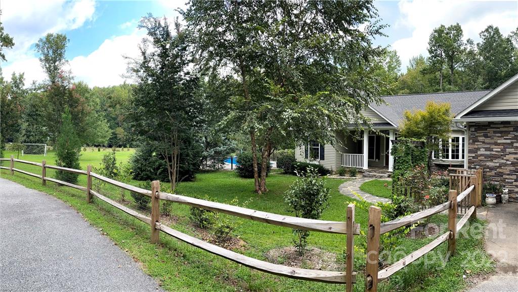 Property image 1 at 595 Braewick Road, Tryon, NC 28782