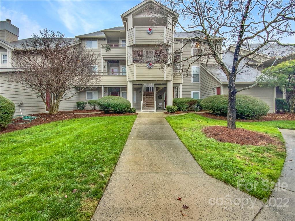 Property image 1 at 2522 Stradbrook Drive, Charlotte, NC 28210