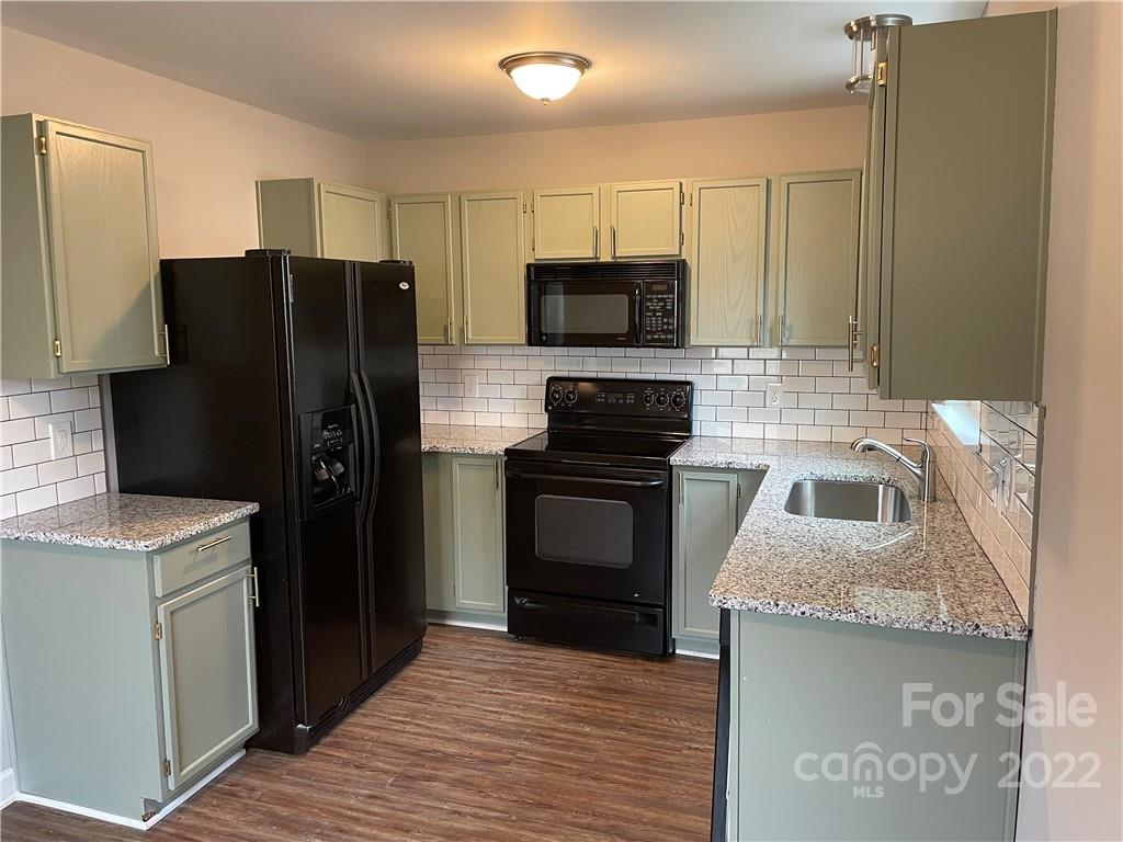 Property image 1 at 211 Kingville Drive, Charlotte, NC 28213