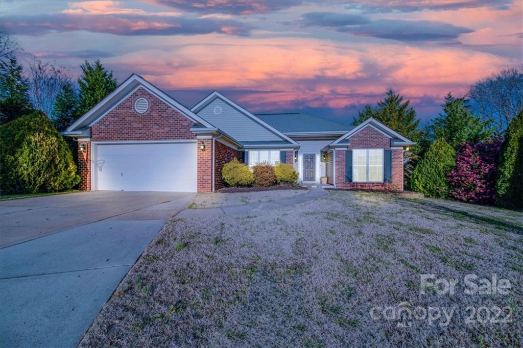 Property image 1 at 14813 Middlesborough Drive, Matthews, NC 28104