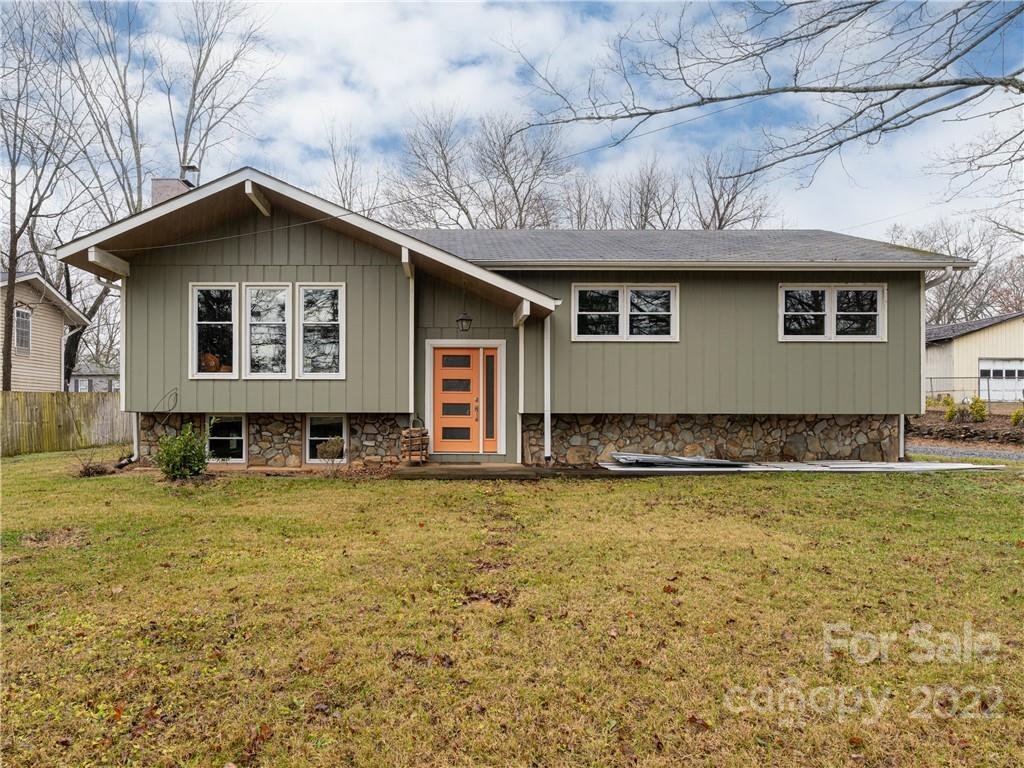 Property image 1 at 917 W Chapel Road, Asheville, NC 28803