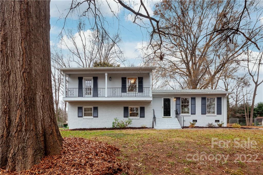 Property image 1 at 4801 Easthaven Drive, Charlotte, NC 28212