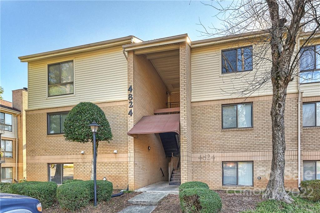 Property image 1 at 4824 Spring Lake Drive, Charlotte, NC 28212