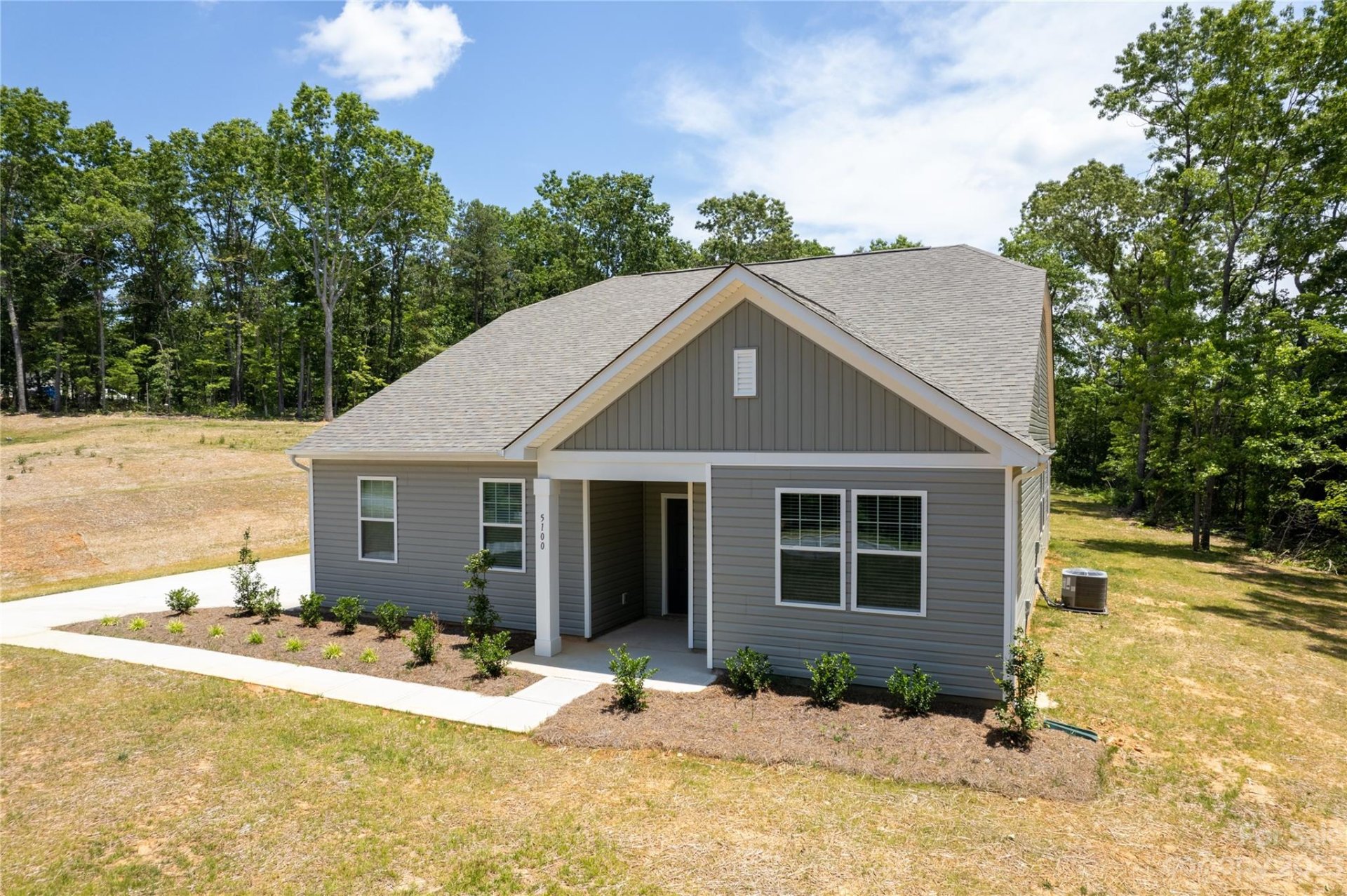 Property image 1 at 5100 Kings Pinnacle Drive, Kings Mountain, NC 28086