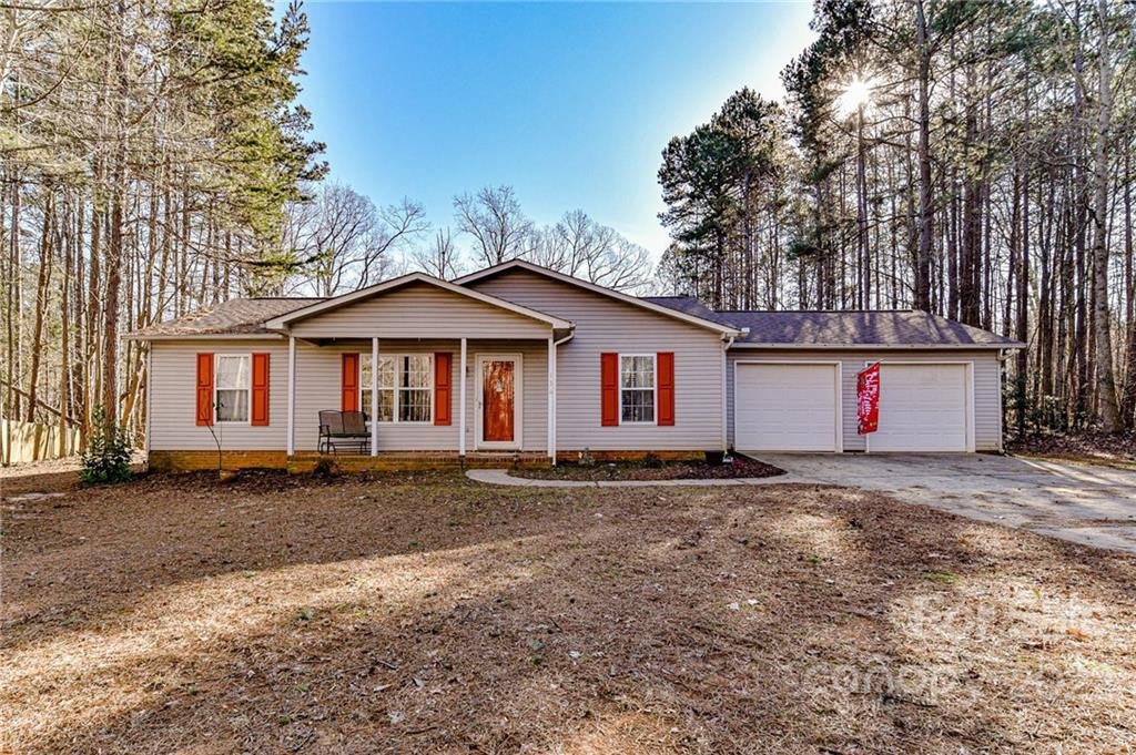 Property image 1 at 136 Creek Branch Drive, Mooresville, NC 28115