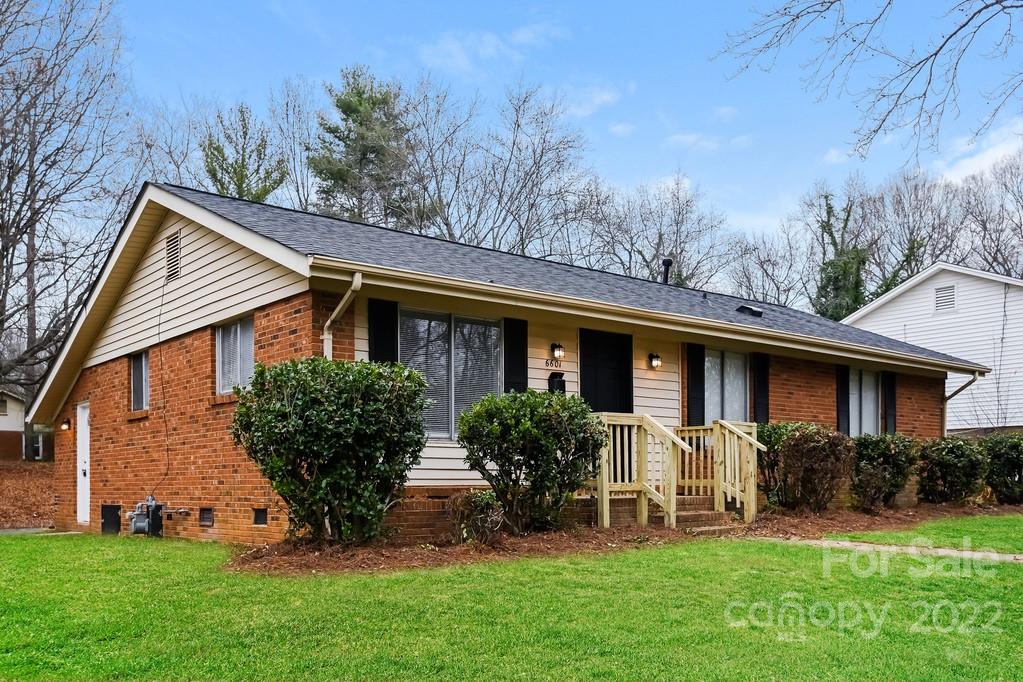 Property image 1 at 6601 Covecreek Drive, Charlotte, NC 28215