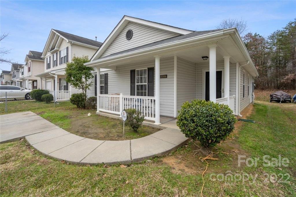 Property image 1 at 5506 Henderson Oaks Drive, Charlotte, NC 28269
