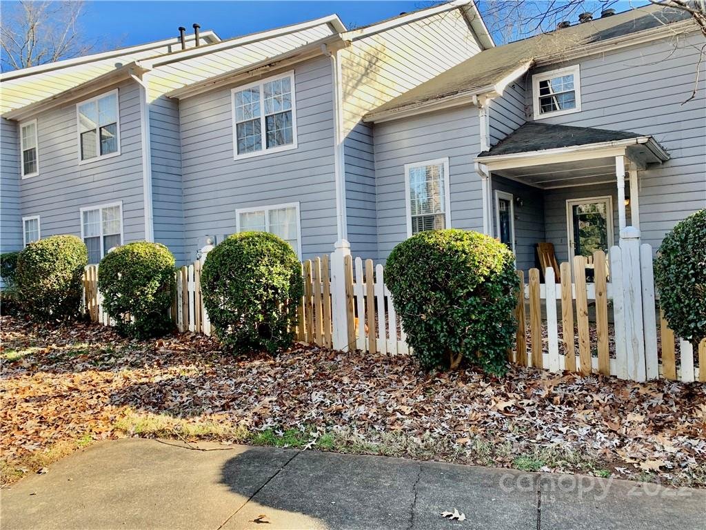 Property image 1 at 6011 Treetop Court, Charlotte, NC 28212