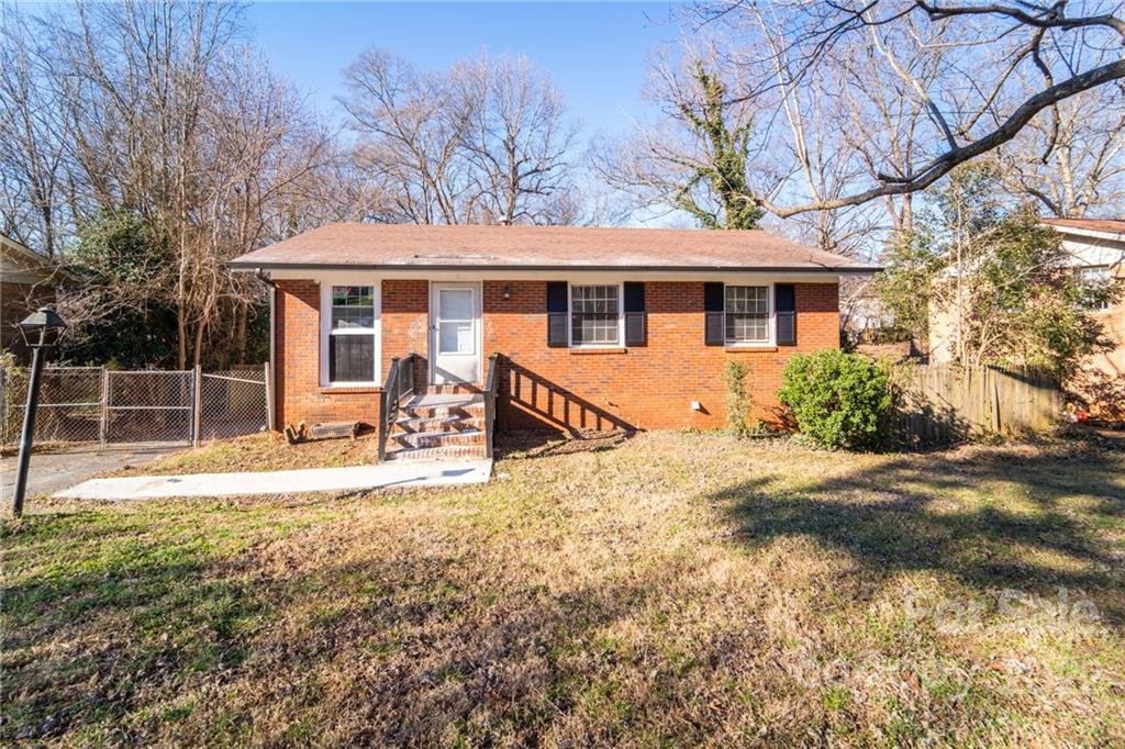 Property image 1 at 718 Merridale Drive, Charlotte, NC 28214