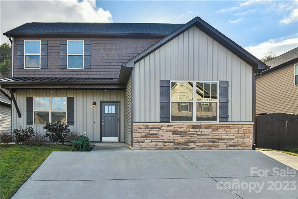 Property image 1 at 11 Mann Lane, Fletcher, NC 28732