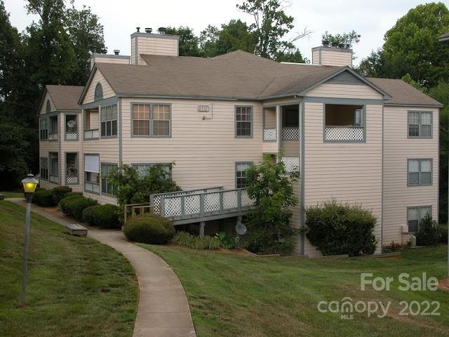 Property image 1 at 8121 Tremaine Court, Charlotte, NC 28227