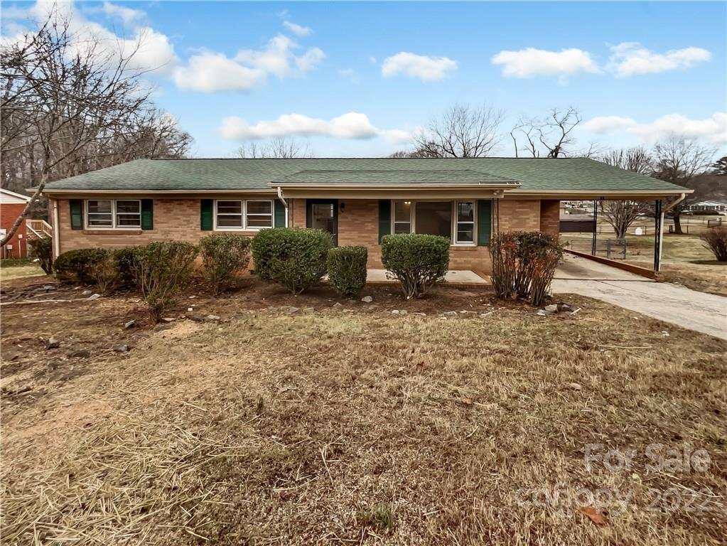 Property image 1 at 417 Ashebrook Park Road, Dallas, NC 28034