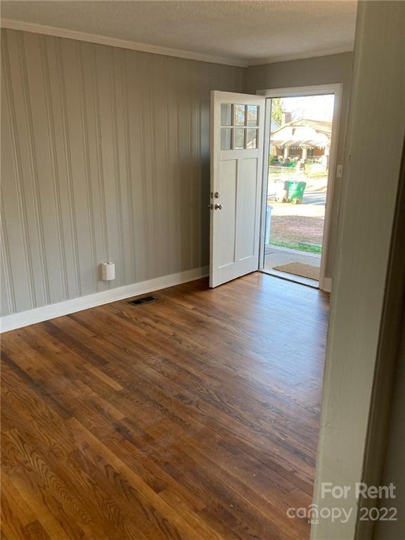 Property image 1 at 405 Keswick Avenue, Charlotte, NC 28206