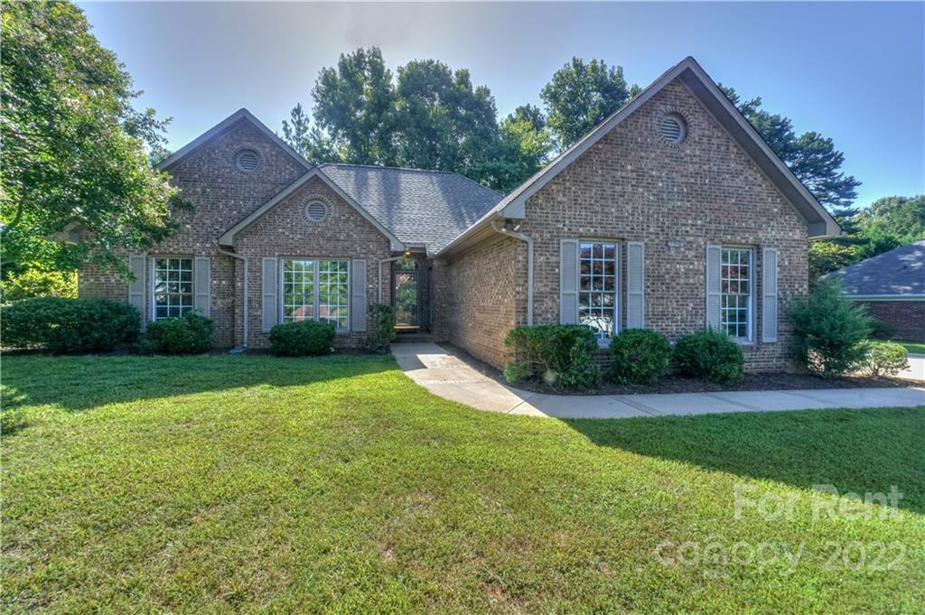 Property image 1 at 840 Emerson Drive, Mooresville, NC 28115