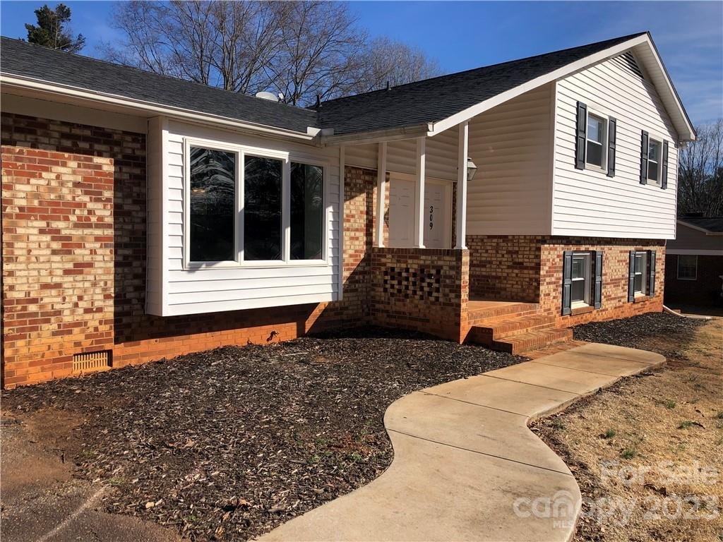 Property image 1 at 309 W Murray Street, Maiden, NC 28650