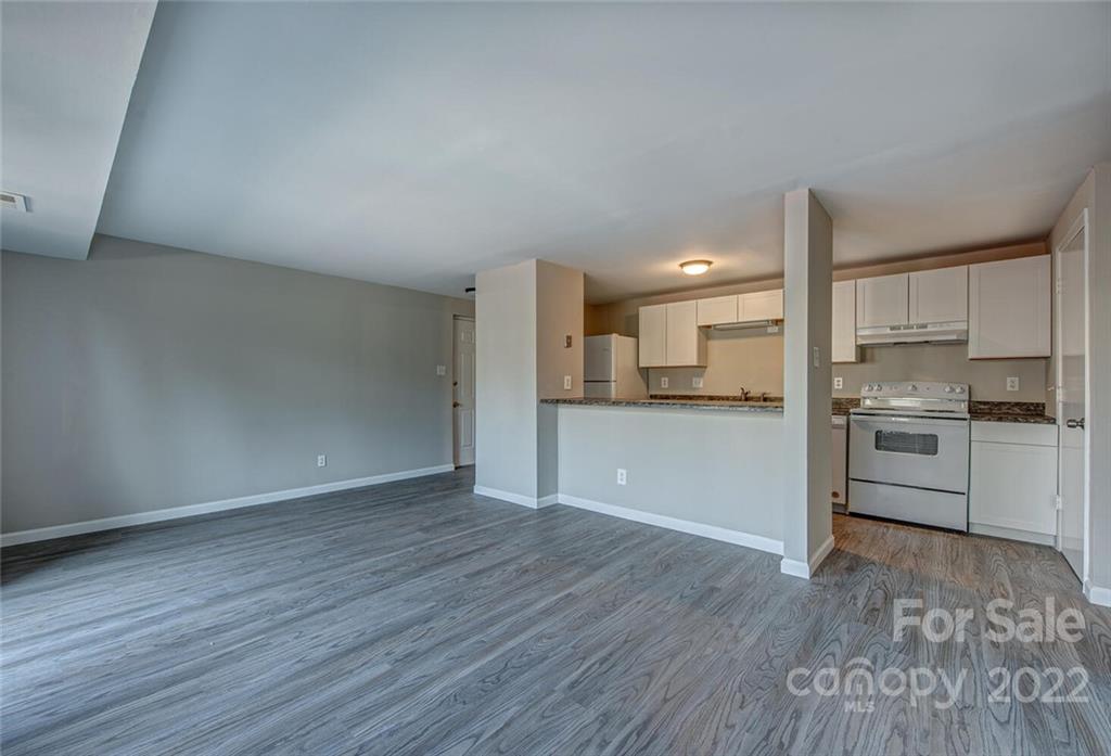 Property image 1 at 9510 Shannon Green Drive, Charlotte, NC 28213