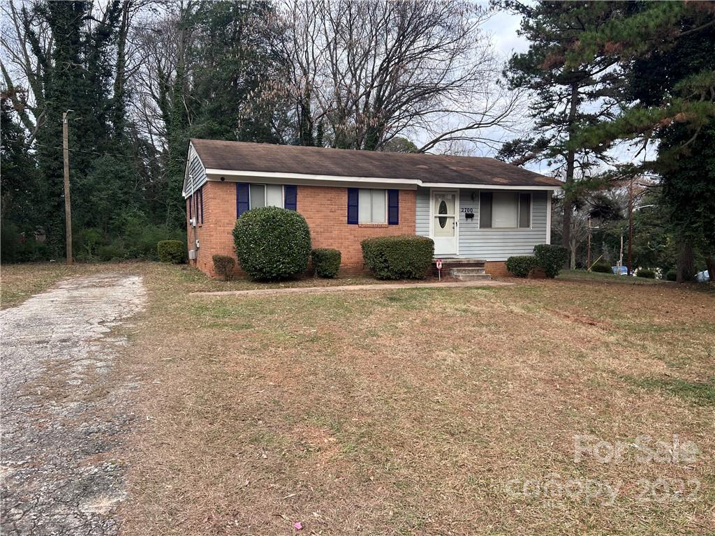 Property image 1 at 2700 Ravencroft Drive, Charlotte, NC 28208