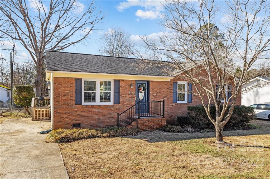 Property image 1 at 203 Margarette Avenue, Belmont, NC 28012