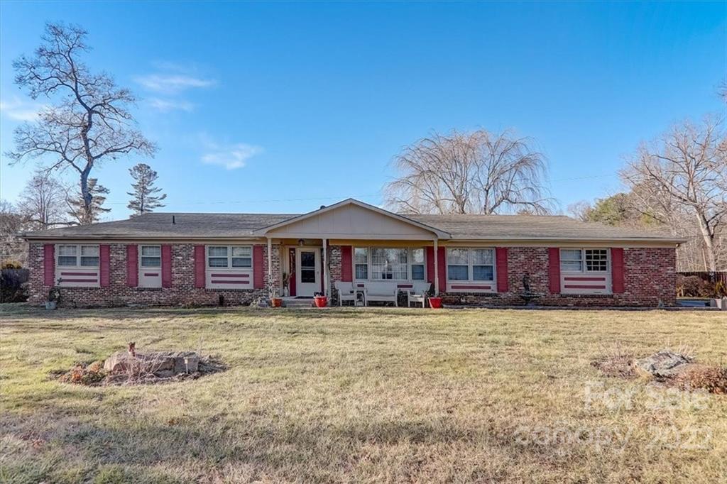 Property image 1 at 104 Balsam Road, Hendersonville, NC 28792