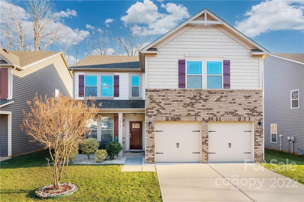 Property image 1 at 10016 Michael Crossing Drive, Charlotte, NC 28213