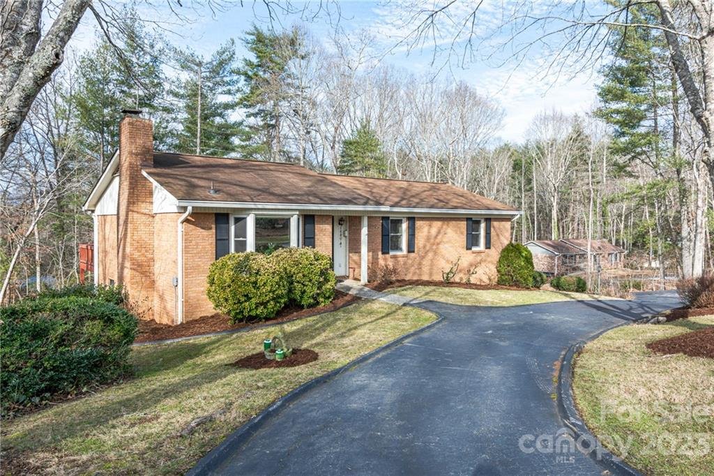 Property image 1 at 217 Park Lane, Hendersonville, NC 28791