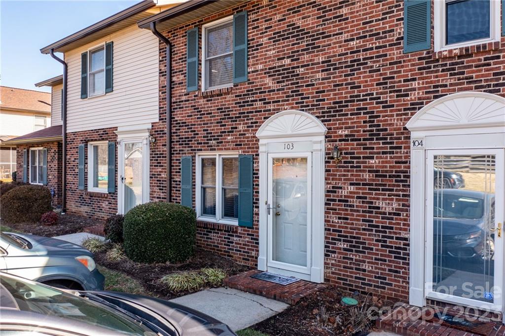 Property image 1 at 1330 5th Street, Hickory, NC 28601