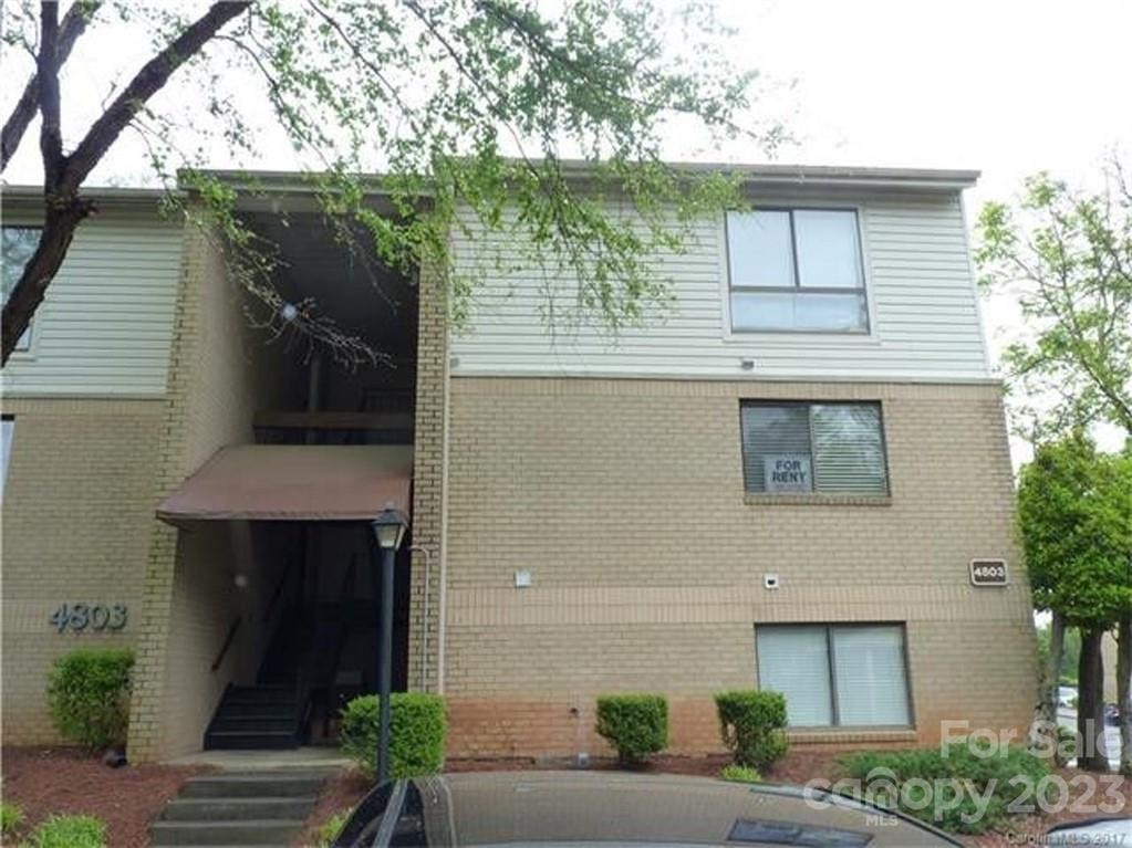 Property image 1 at 4803 Spring Lake Drive, Charlotte, NC 28212