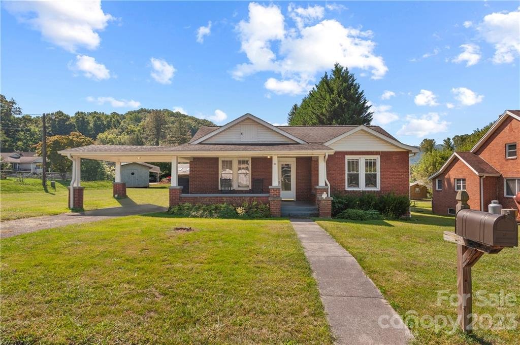 Property image 1 at 33 Carolina Avenue, Waynesville, NC 28786