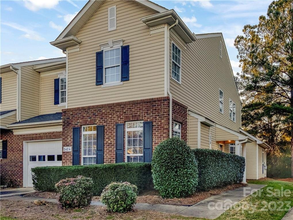 Property image 1 at 5424 Johnston Mill Court, Charlotte, NC 28269